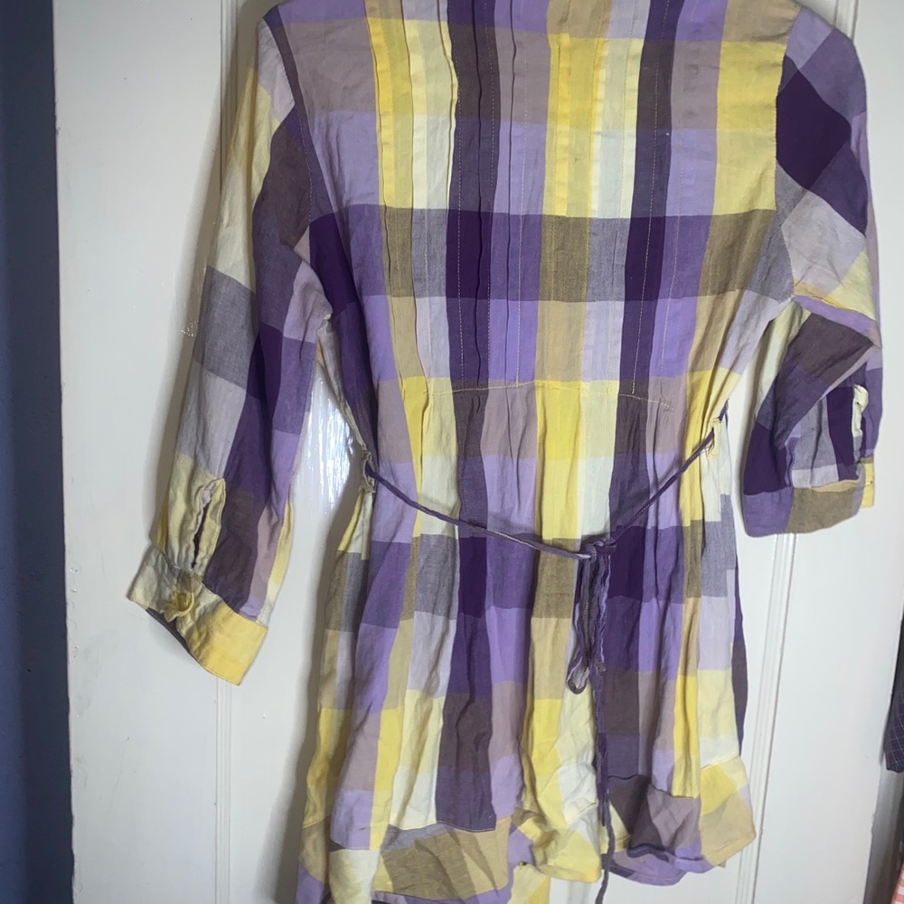 Button Up Top - Picture 2 of 2